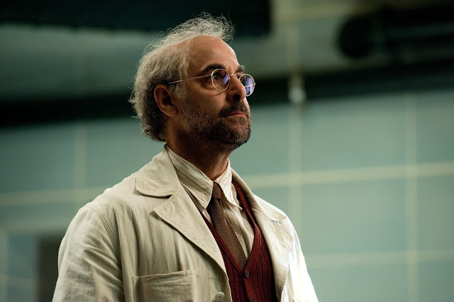 Stanley Tucci als Dr. Abraham Erskine.
